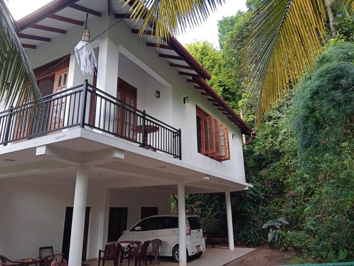 Jungle Village Homestay Pinnawala  Extérieur photo