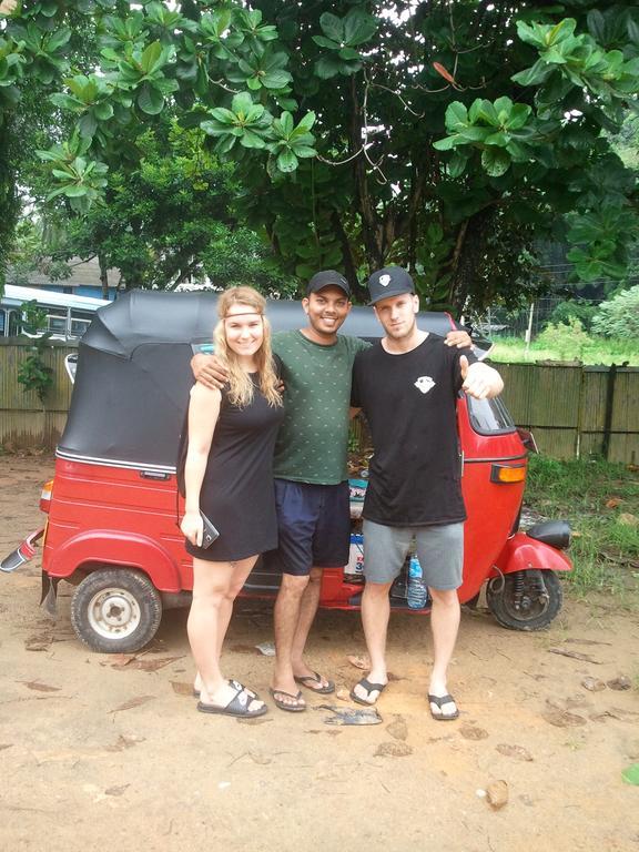 Jungle Village Homestay Pinnawala  Extérieur photo